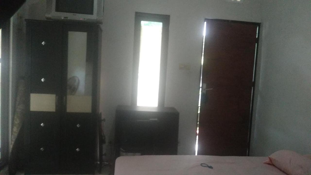 Kost Backpacker Hotel Sidoarjo Exterior photo