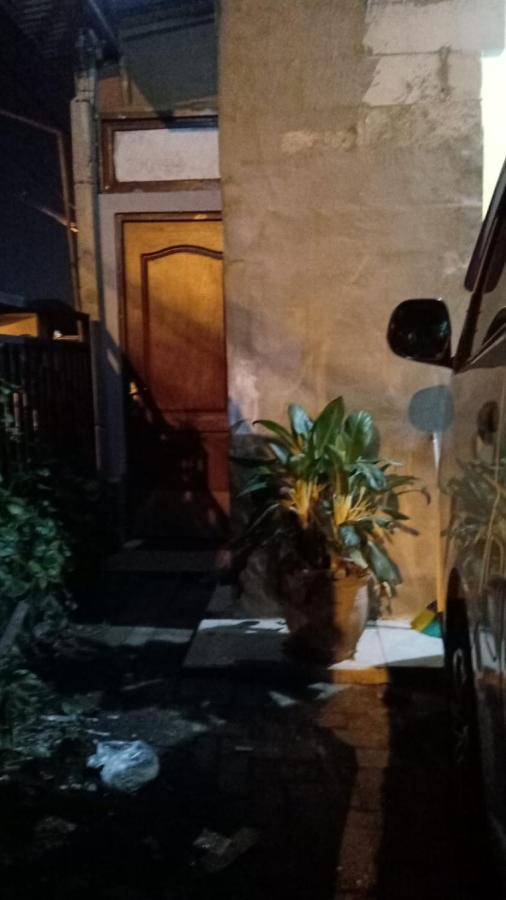 Kost Backpacker Hotel Sidoarjo Exterior photo