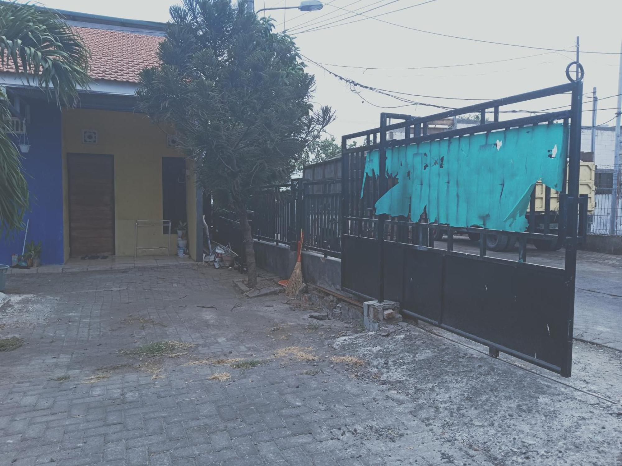 Kost Backpacker Hotel Sidoarjo Exterior photo