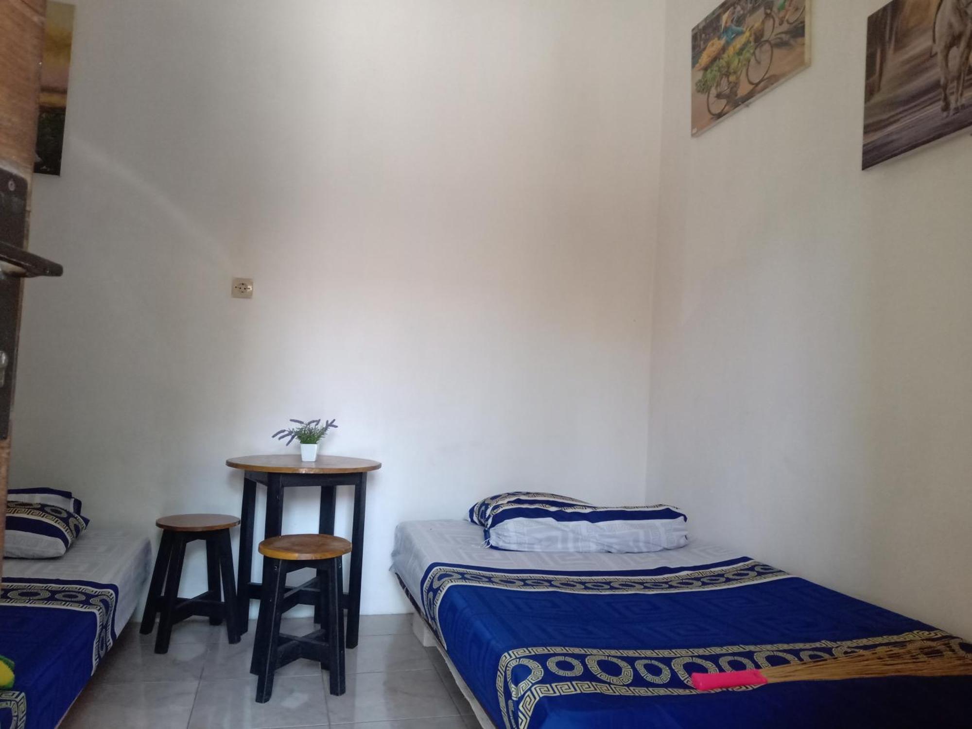 Kost Backpacker Hotel Sidoarjo Exterior photo